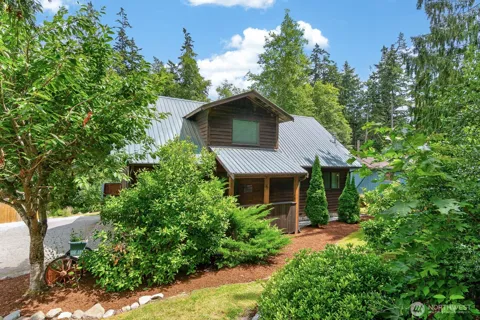 1649 Hemlock Drive
