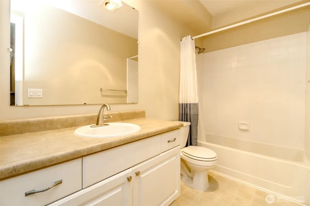 33020 10th Avenue SW #D102 Federal Way, WA 98023