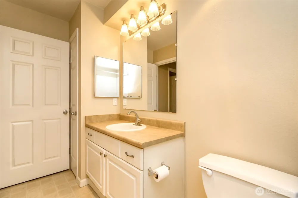 33020 10th Avenue SW #D102 Federal Way, WA 98023