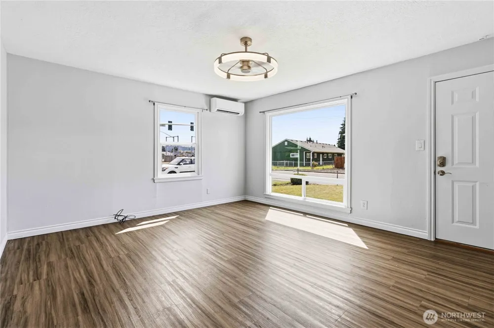 810 30th Avenue Longview, WA 98632