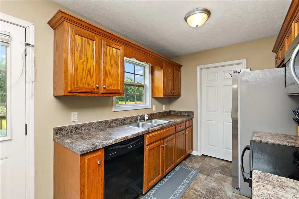 109 Anderson Creek Rd Bell Buckle, TN 37020