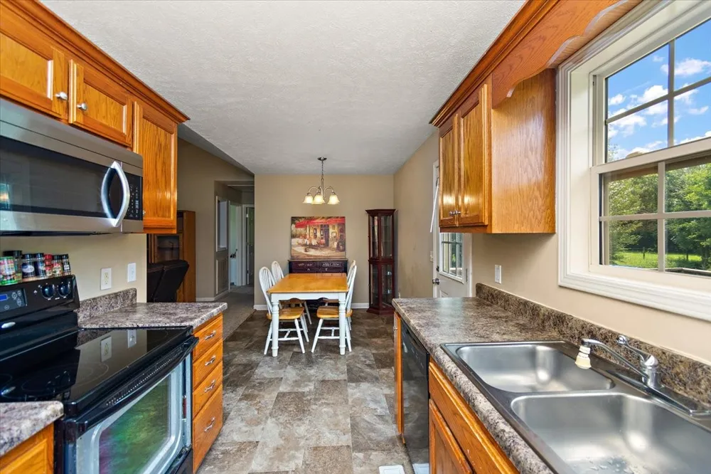 109 Anderson Creek Rd Bell Buckle, TN 37020