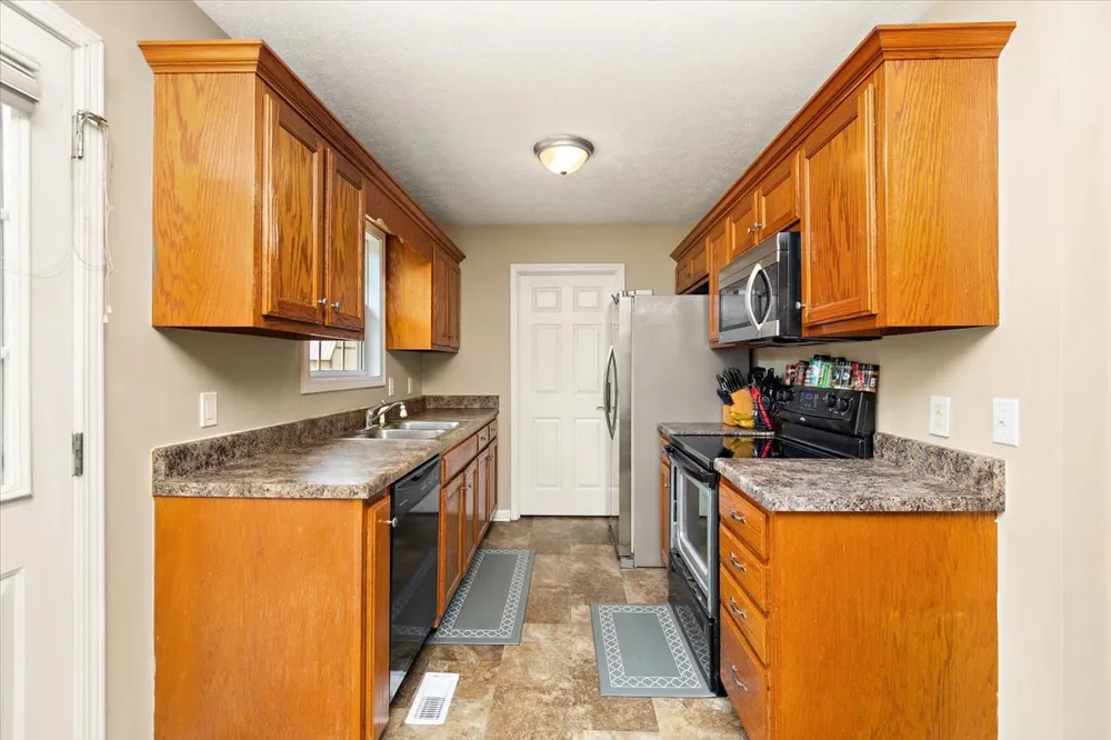 109 Anderson Creek Rd Bell Buckle, TN 37020