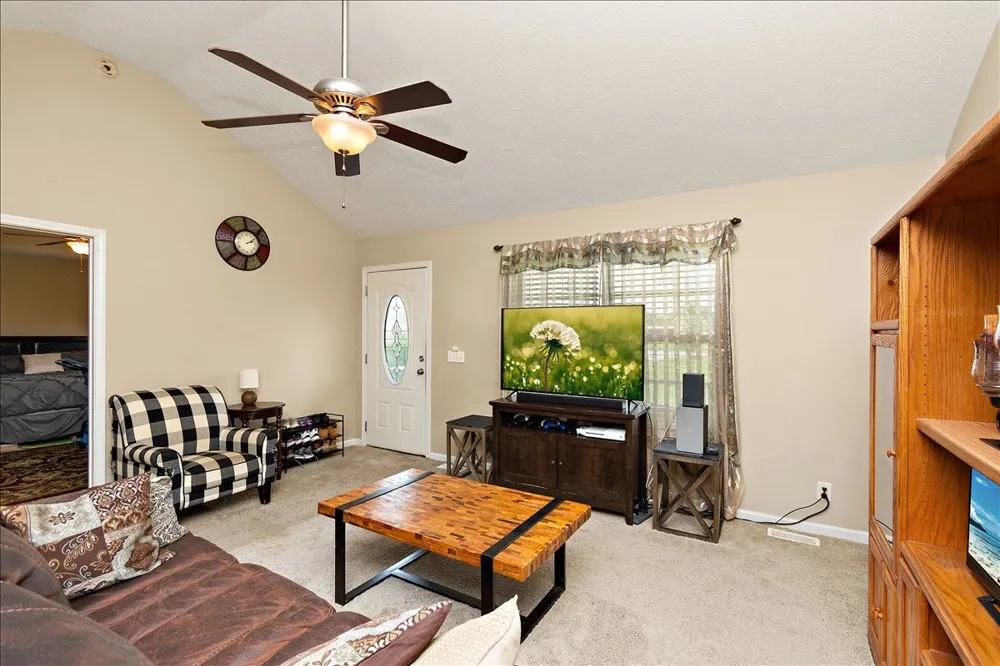 109 Anderson Creek Rd Bell Buckle, TN 37020