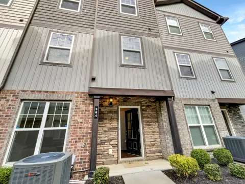 304 Negri Ct NE