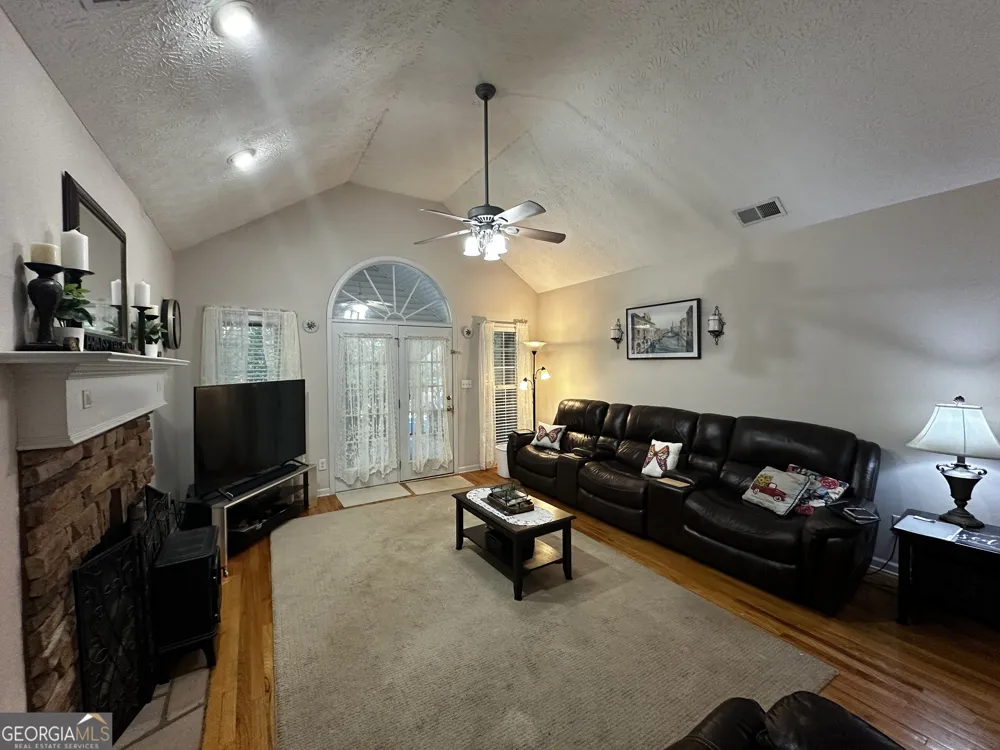 1707 Hiram Sudie RD Hiram, GA 30141