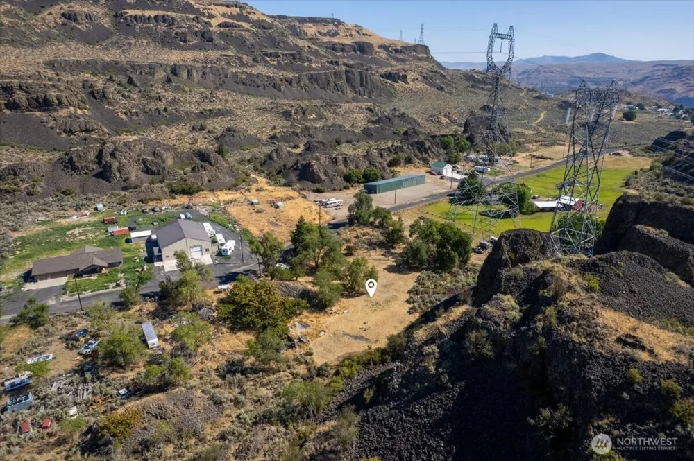 22007 NE Pleasant Valley Road Grand Coulee, WA 99133