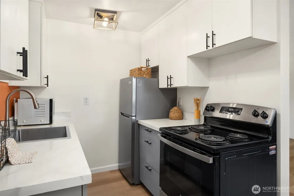 4111 Whitman Avenue #205 Seattle, WA 98103