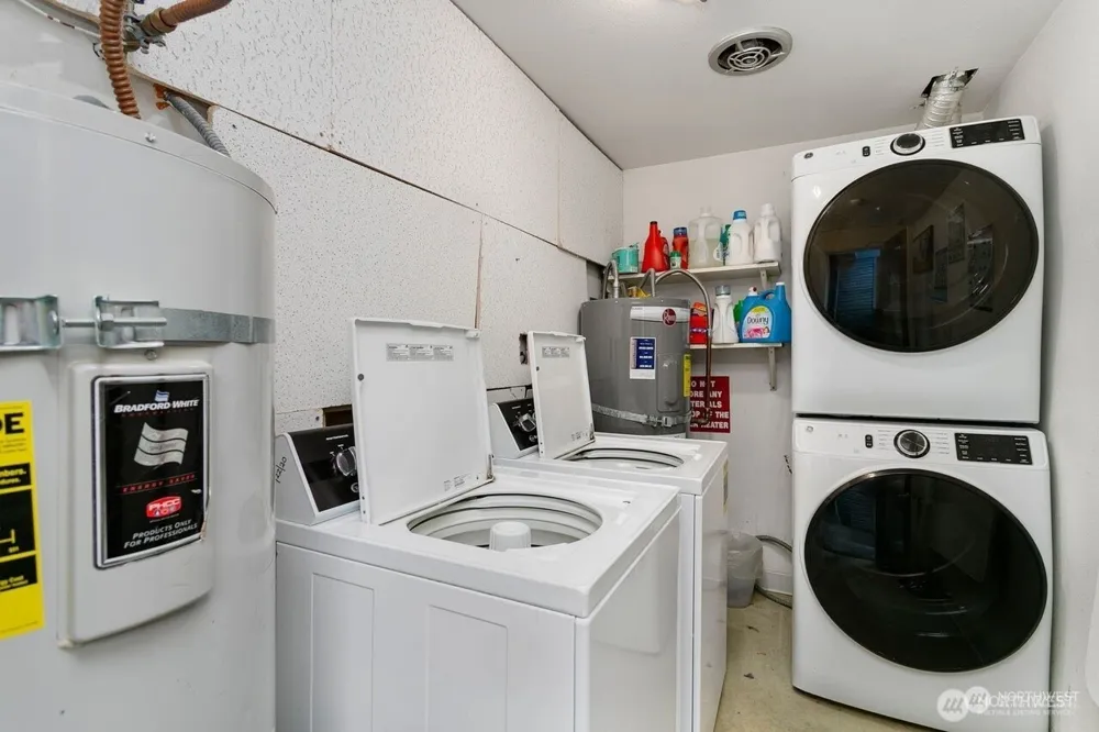 4111 Whitman Avenue #205 Seattle, WA 98103