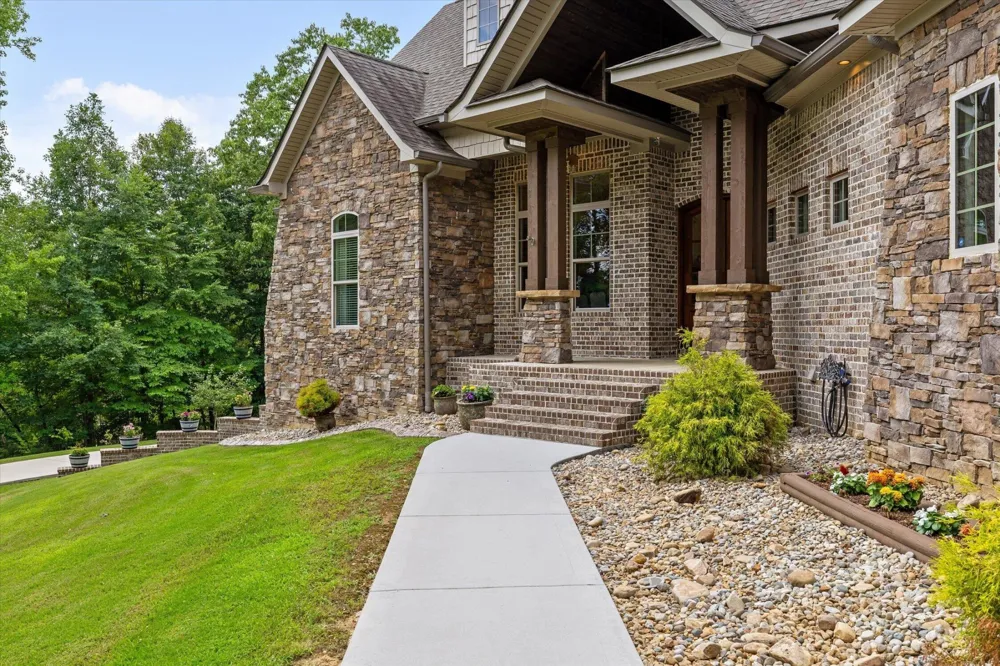5539 Hunter Road Ooltewah, TN 37363