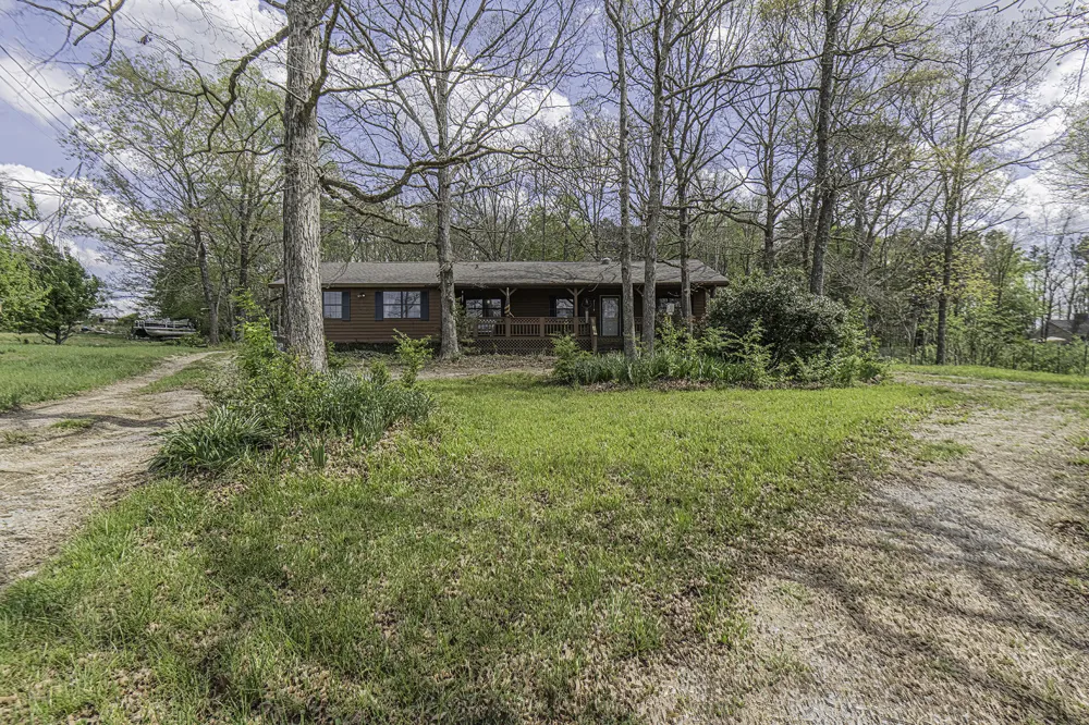 221 Forest Hills Drive Charleston, TN 37310
