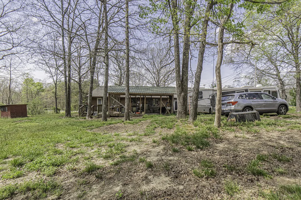 221 Forest Hills Drive Charleston, TN 37310