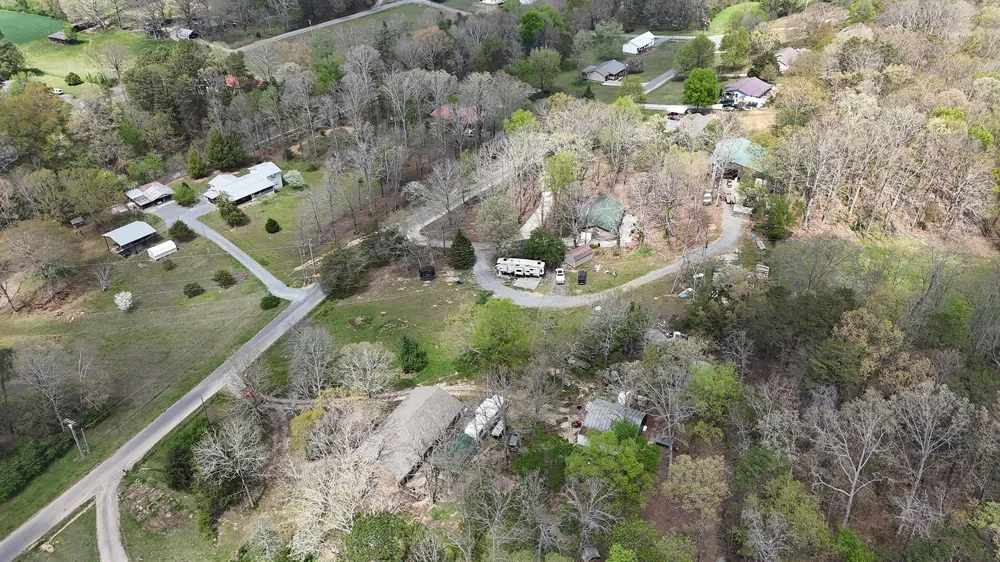 221 Forest Hills Drive Charleston, TN 37310