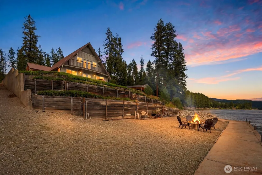 128 S River Rd Cusick, WA 99119