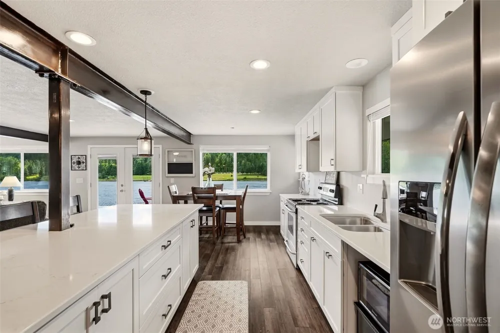 128 S River Rd Cusick, WA 99119