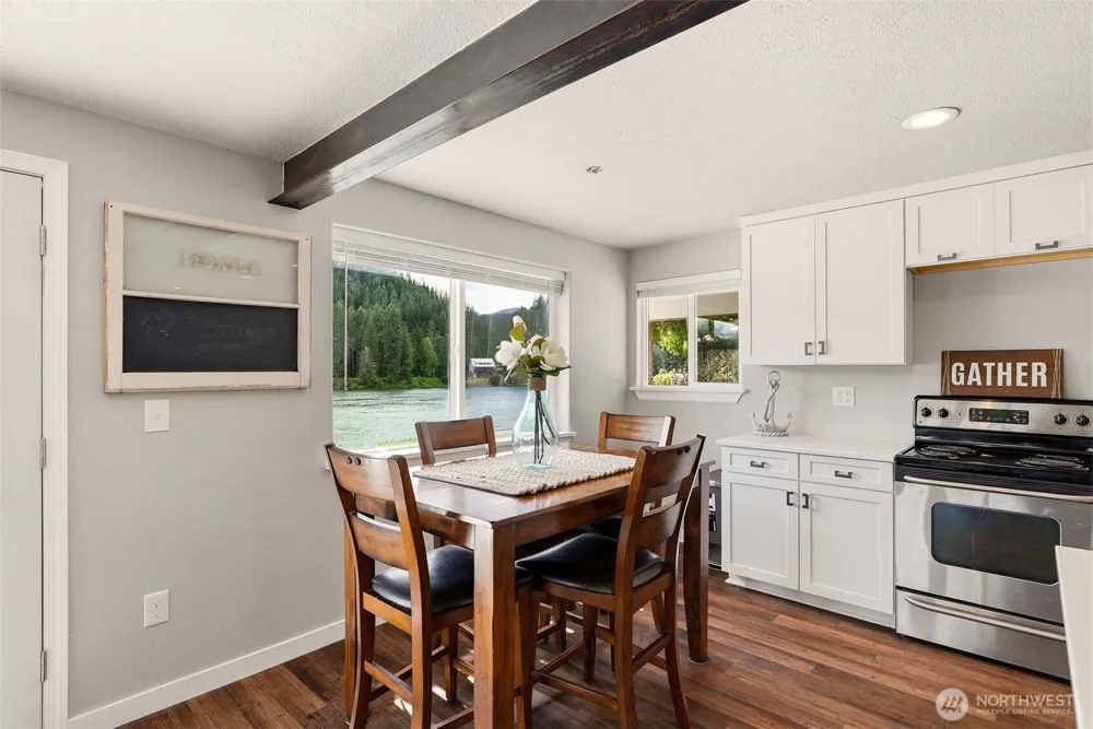 128 S River Rd Cusick, WA 99119