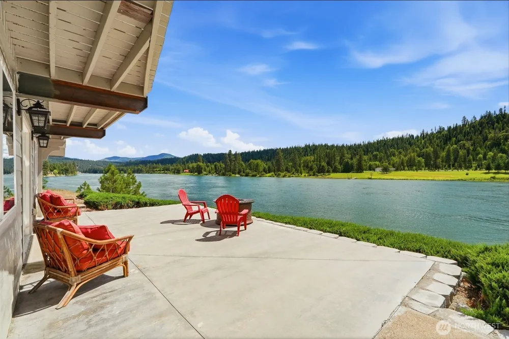 128 S River Rd Cusick, WA 99119