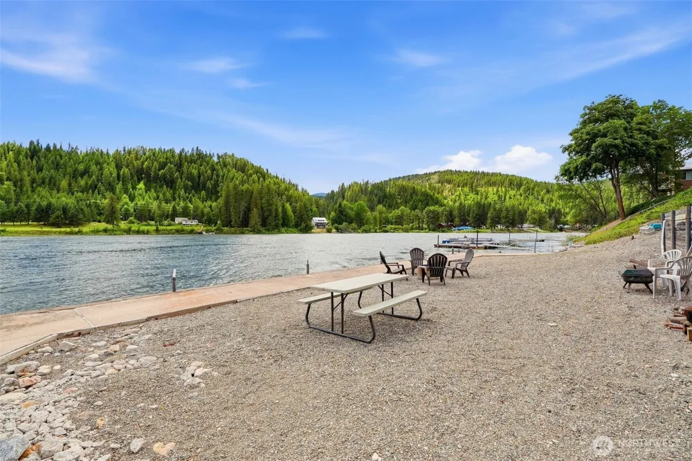 128 S River Rd Cusick, WA 99119