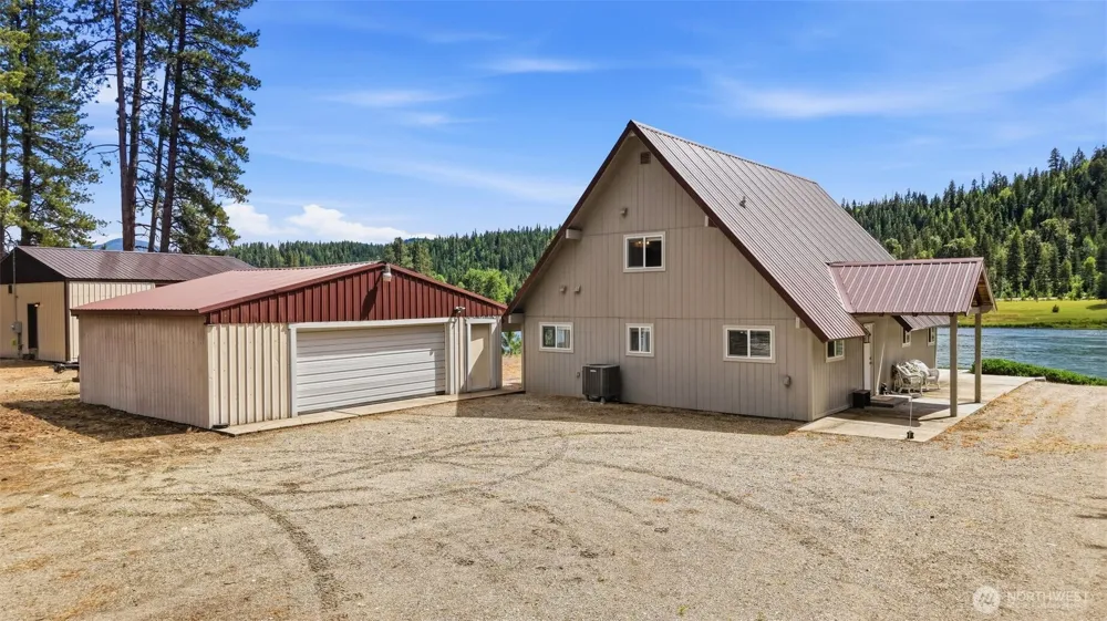 128 S River Rd Cusick, WA 99119