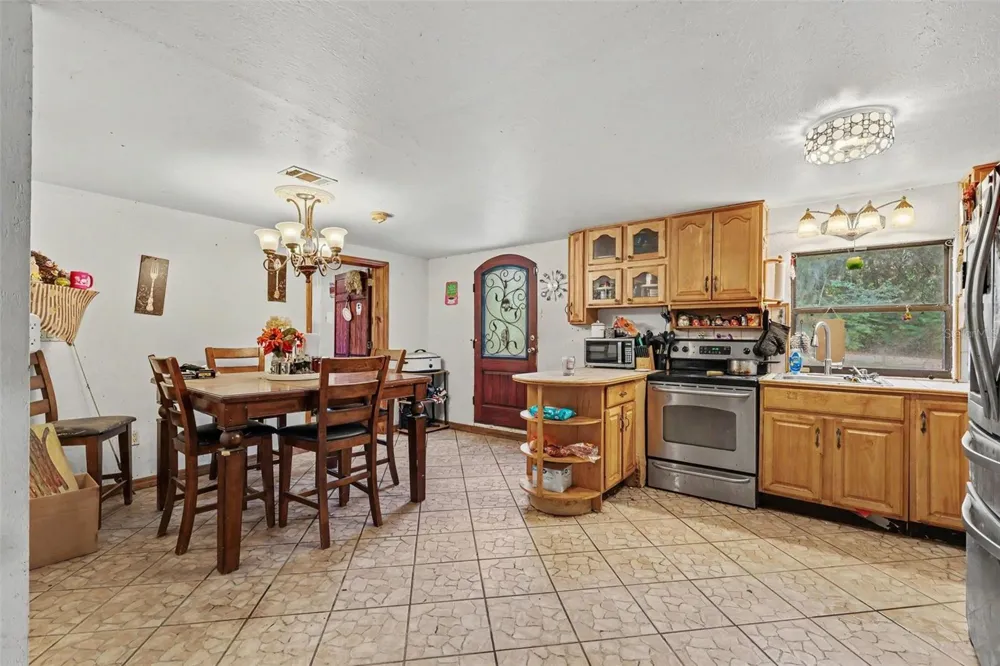 13395 SE 106TH AVENUE Ocklawaha, FL 32179
