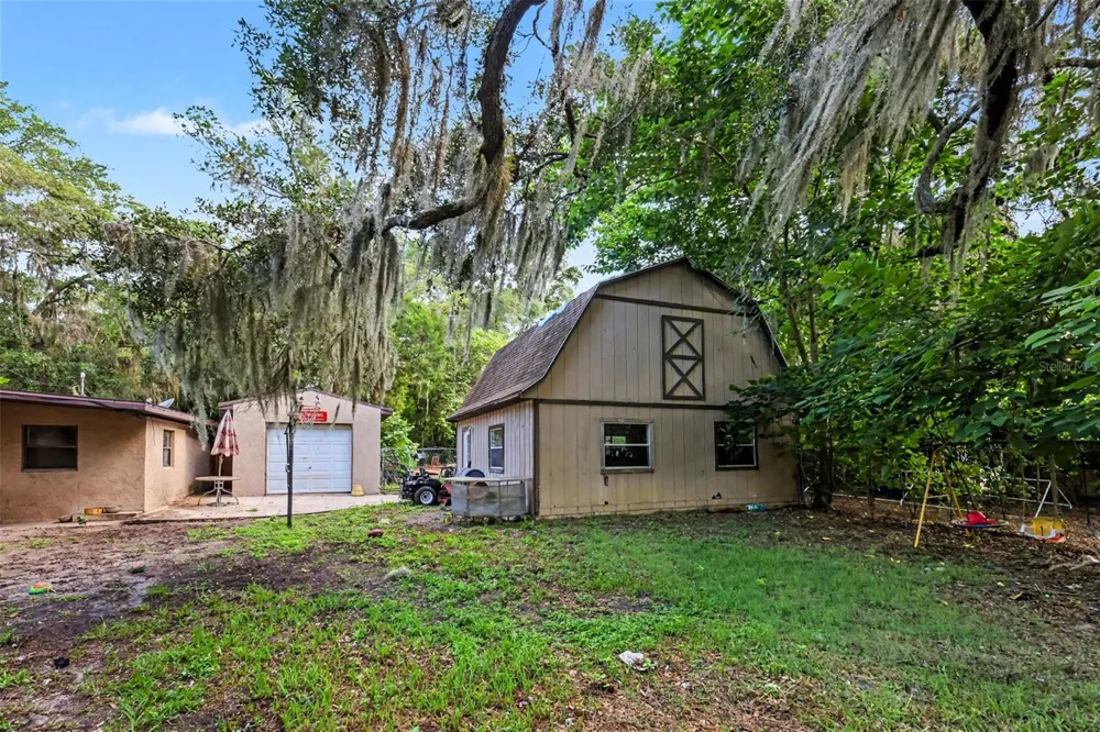 13395 SE 106TH AVENUE Ocklawaha, FL 32179
