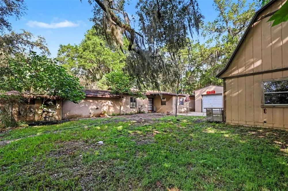13395 SE 106TH AVENUE Ocklawaha, FL 32179
