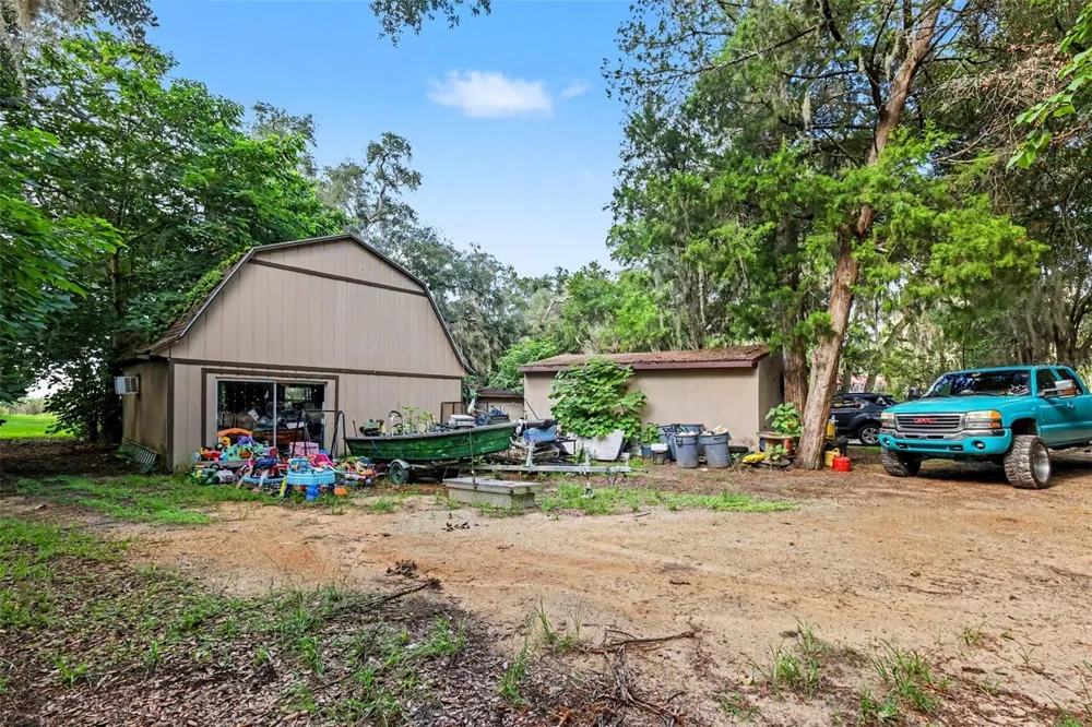 13395 SE 106TH AVENUE Ocklawaha, FL 32179