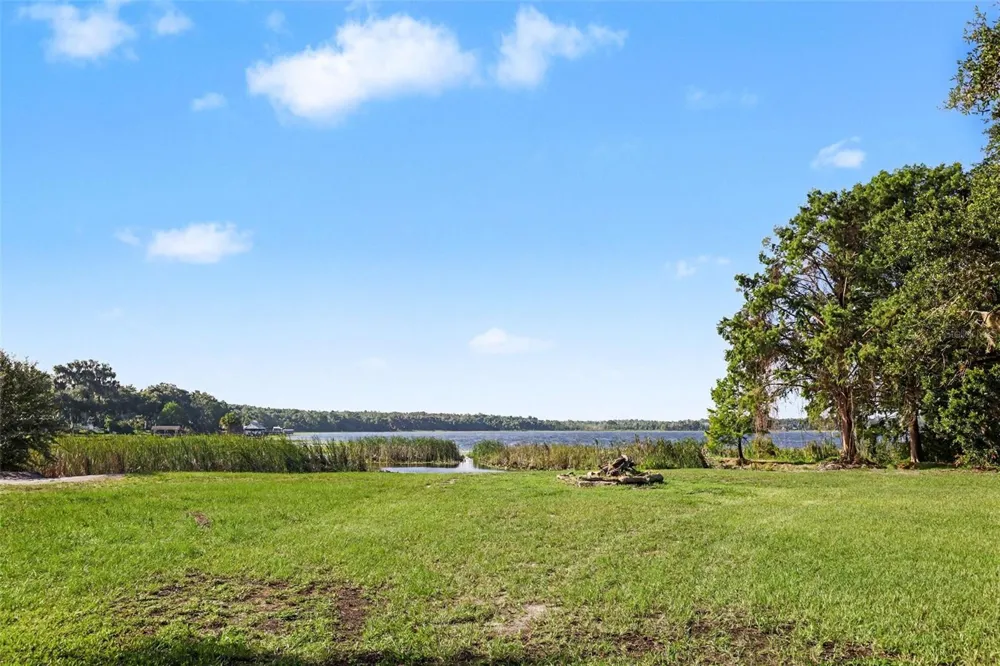 13395 SE 106TH AVENUE Ocklawaha, FL 32179