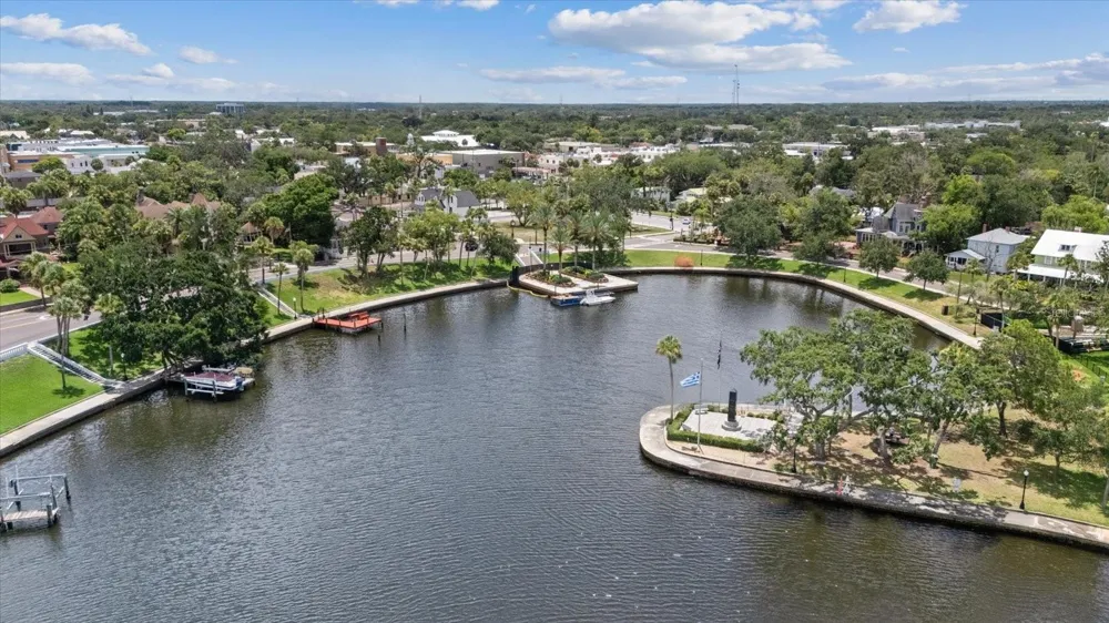 1410 RIVERSIDE DRIVE Tarpon Springs, FL 34689