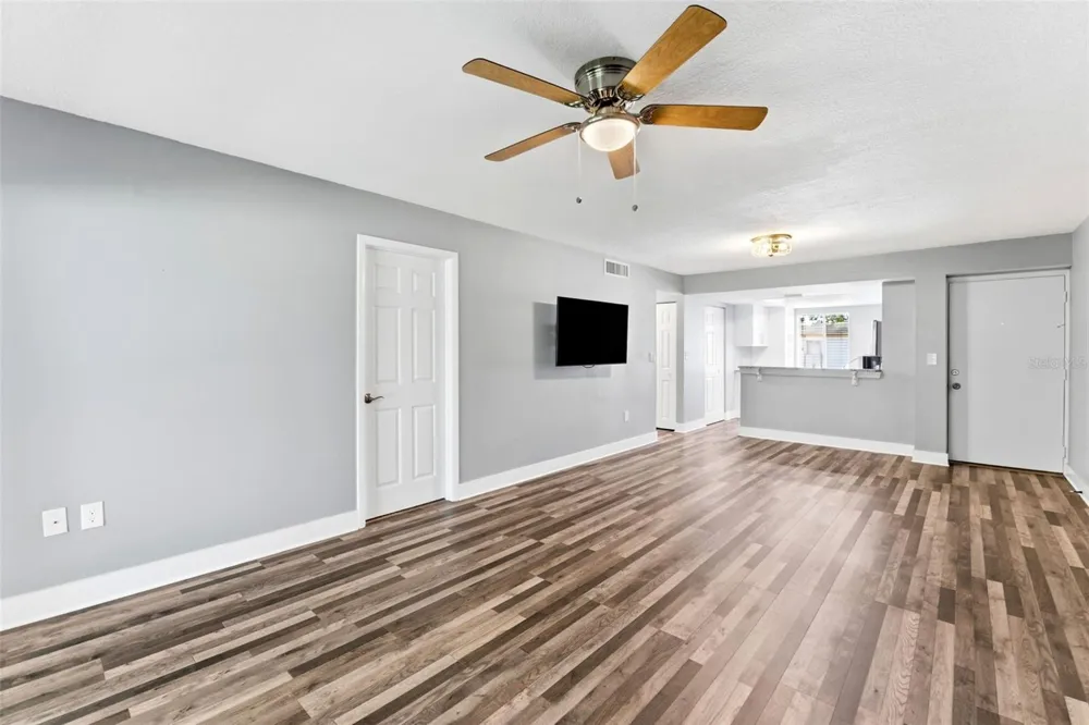126 CYPRESS COURT #26 Oldsmar, FL 34677