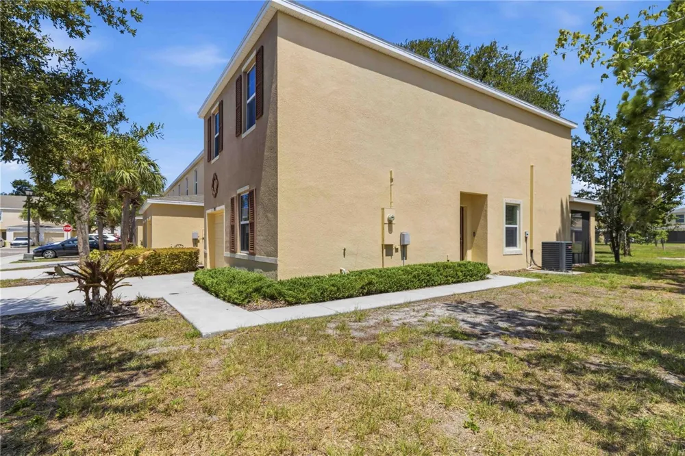 9973 HOUND CHASE DRIVE Gibsonton, FL 33534