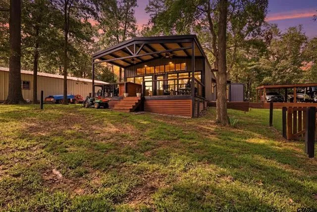 20 Red Oak Scroggins, TX 75480