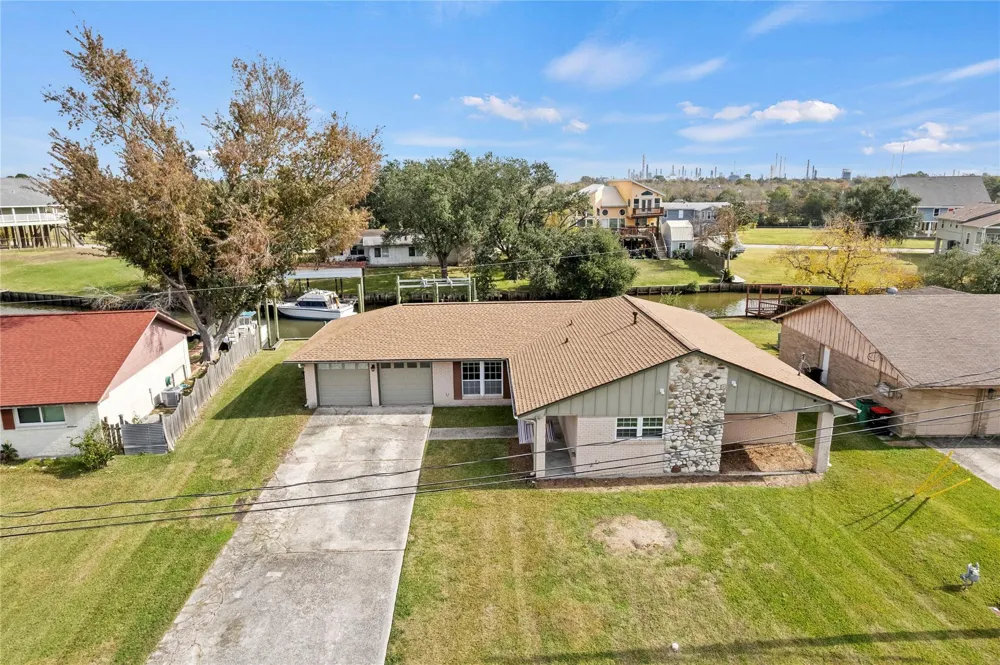 214 Yaupon Drive Baytown, TX 77520