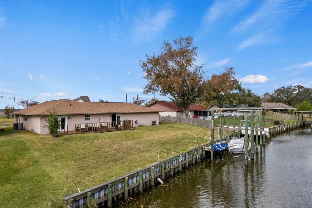 214 Yaupon Drive Baytown, TX 77520