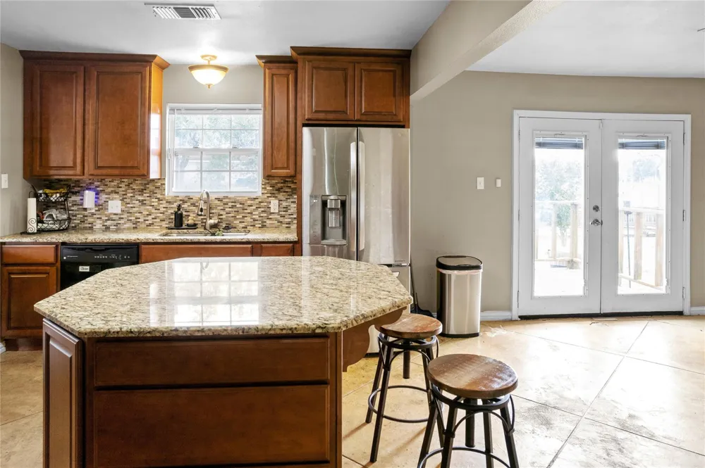 214 Yaupon Drive Baytown, TX 77520