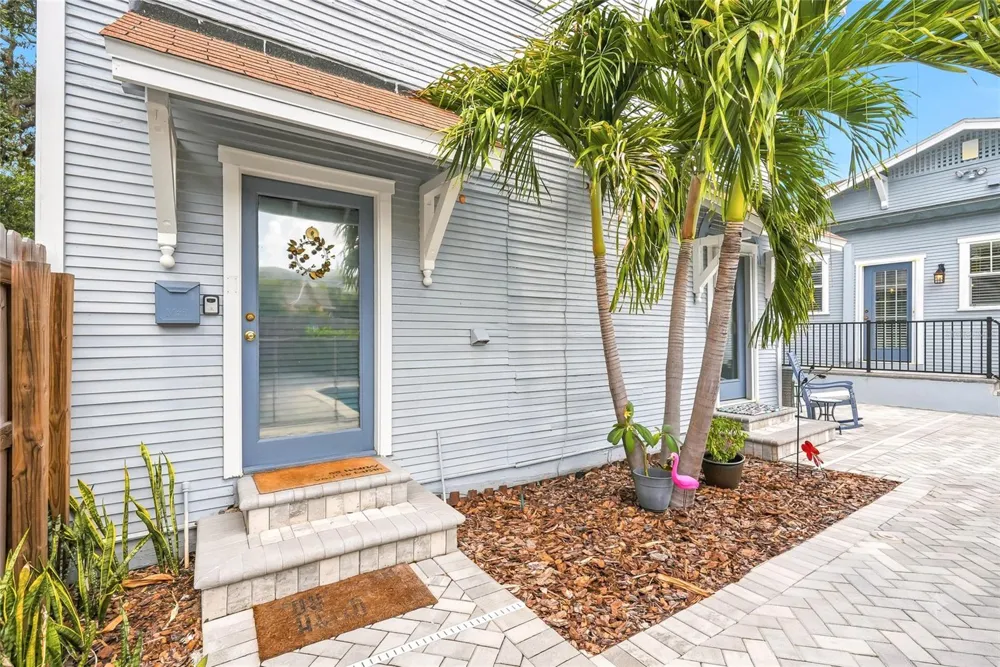 1706 W JETTON AVENUE Tampa, FL 33606