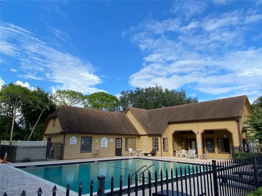 400 LAKE PLACID COURT #104 Altamonte Springs, FL 32701