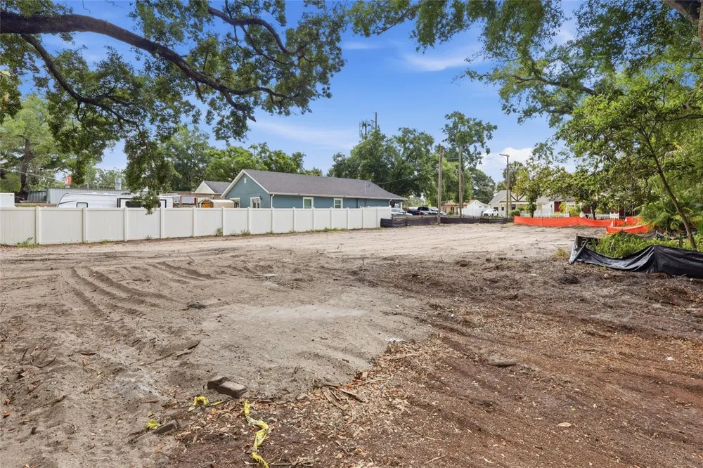 6201 E KING STREET Tampa, FL 33604