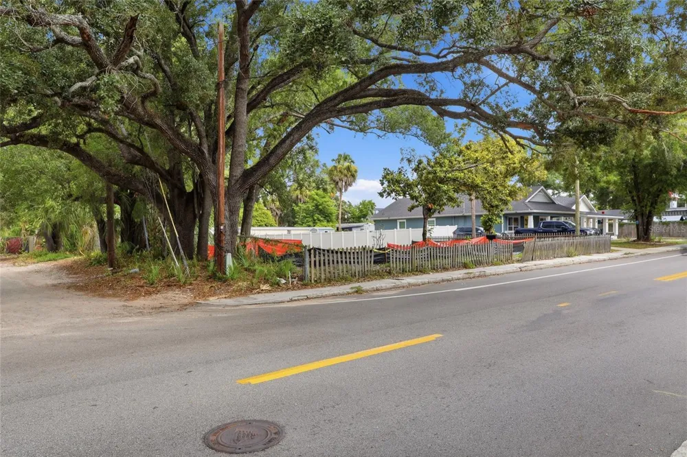 6201 E KING STREET Tampa, FL 33604