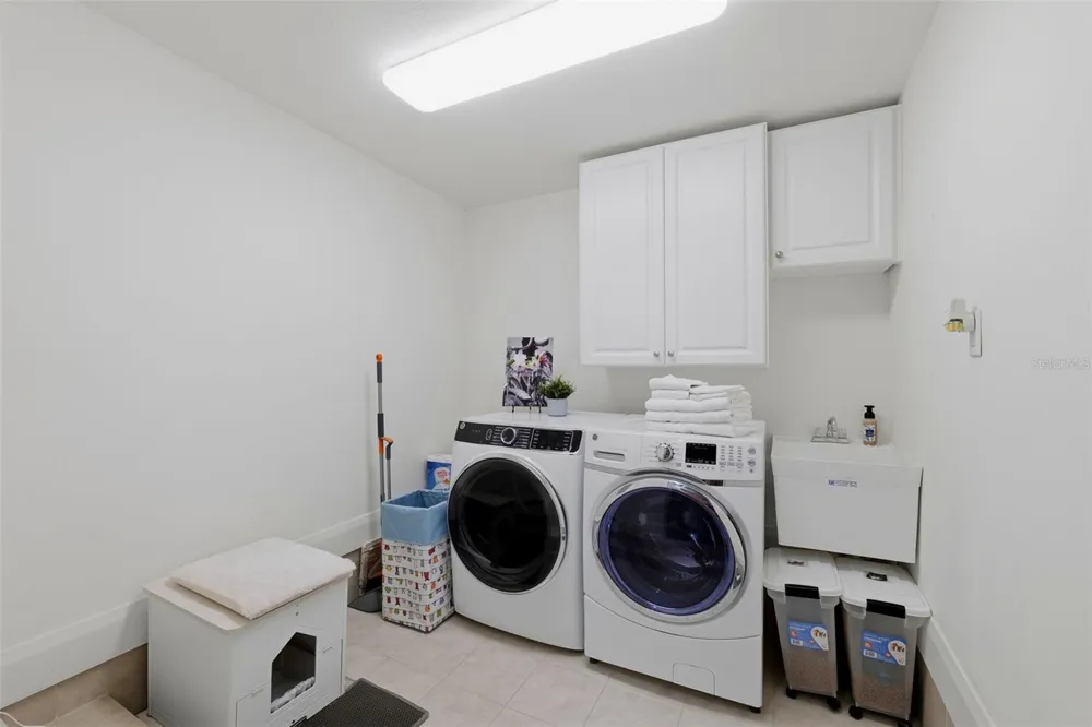708 WARREN ROAD Lutz, FL 33548