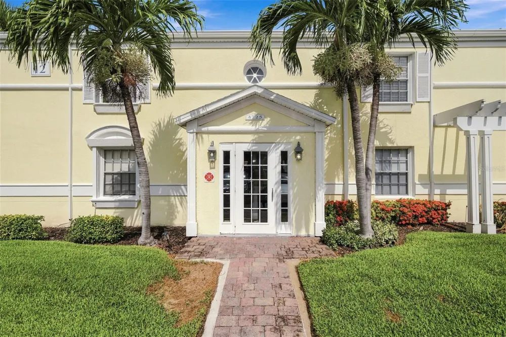 4725 COQUINA KEY DRIVE SE #D St Petersburg, FL 33705