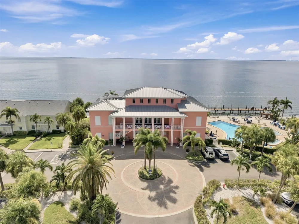 4725 COQUINA KEY DRIVE SE #D St Petersburg, FL 33705