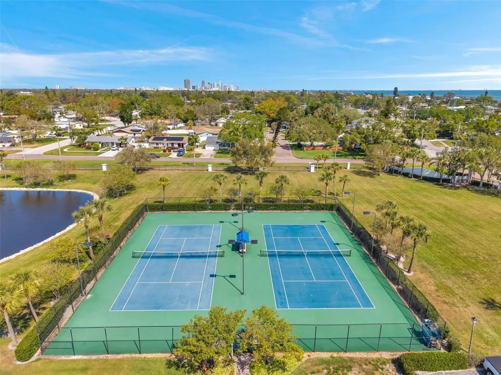 4725 COQUINA KEY DRIVE SE #D St Petersburg, FL 33705