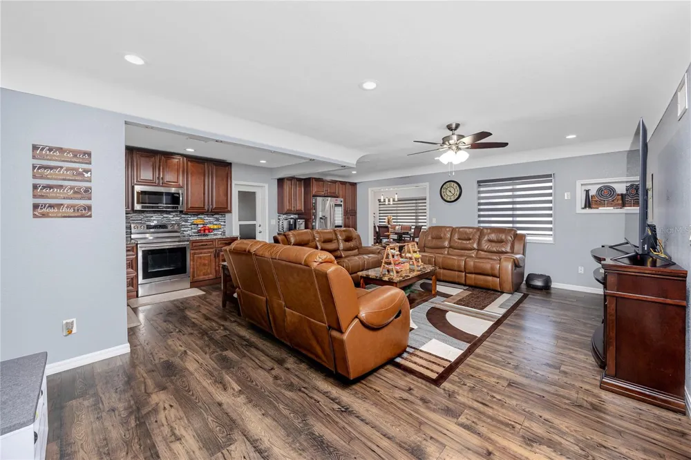 1833 HUNT LANE Clearwater, FL 33764