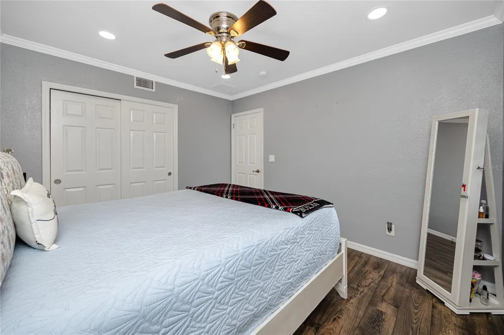 1833 HUNT LANE Clearwater, FL 33764
