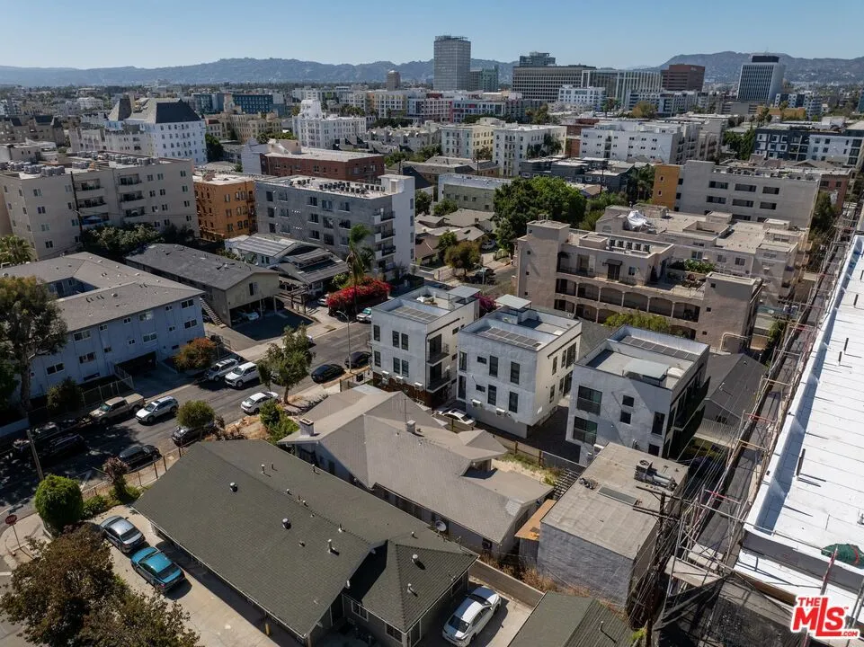 932 S Harvard Boulevard Los Angeles, CA 90006