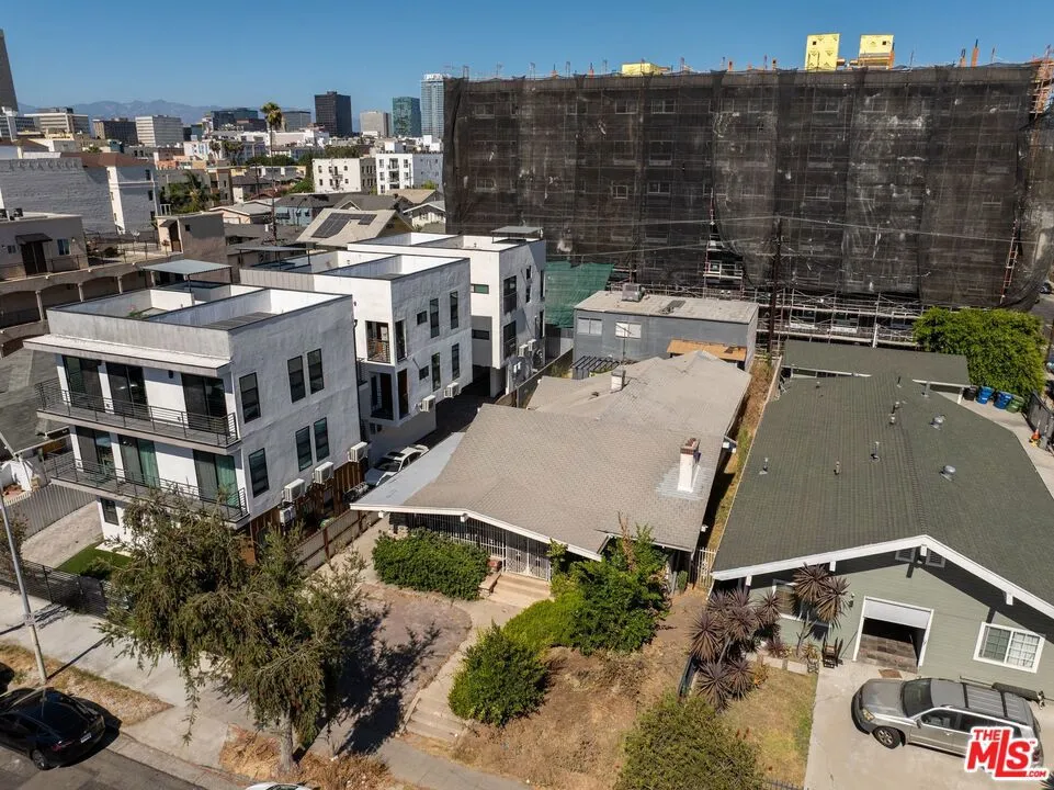 932 S Harvard Boulevard Los Angeles, CA 90006
