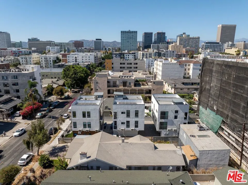932 S Harvard Boulevard Los Angeles, CA 90006