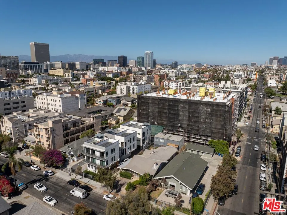 932 S Harvard Boulevard Los Angeles, CA 90006