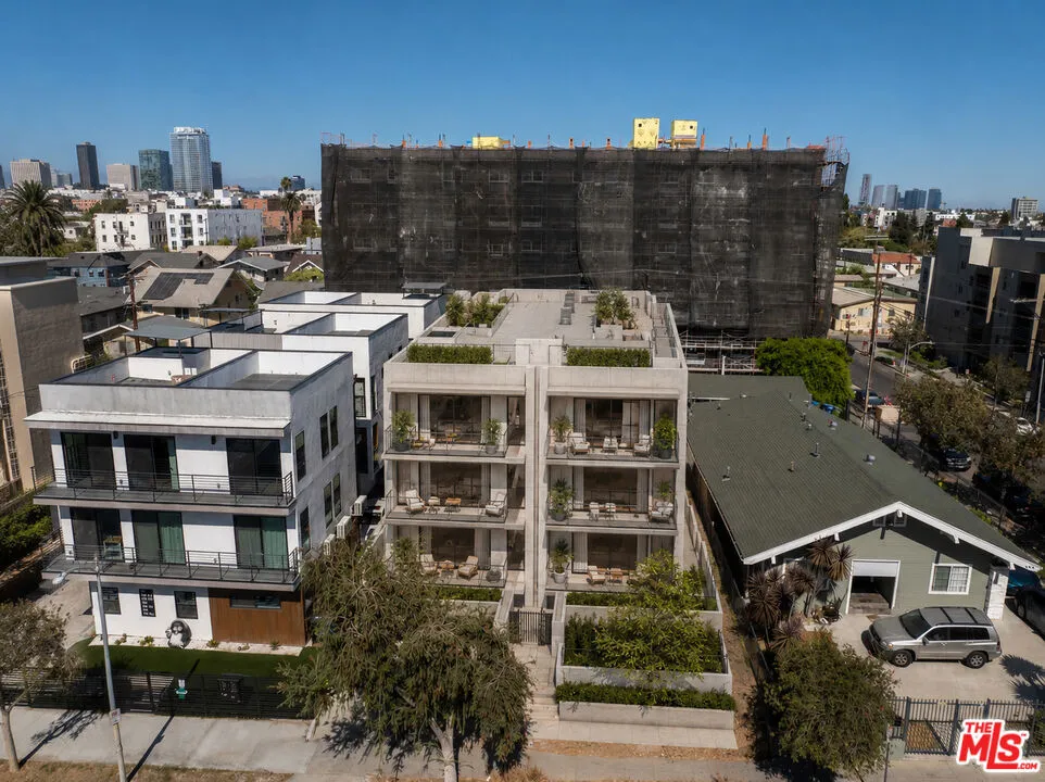 932 S Harvard Boulevard Los Angeles, CA 90006